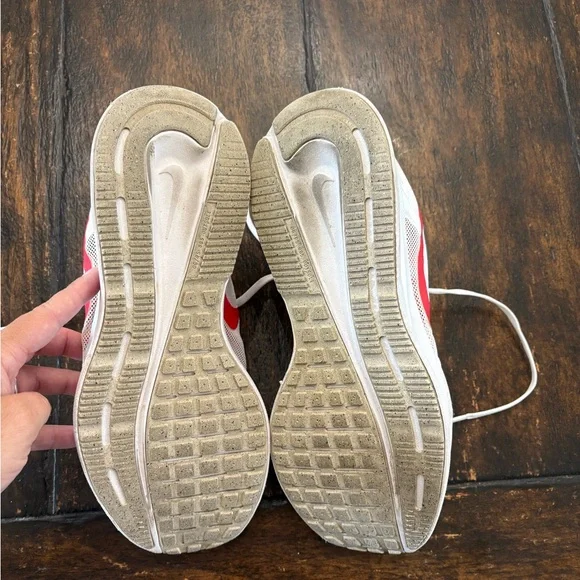 Men’s Nike running shoe | size 9.5 - Picture 4 of 6